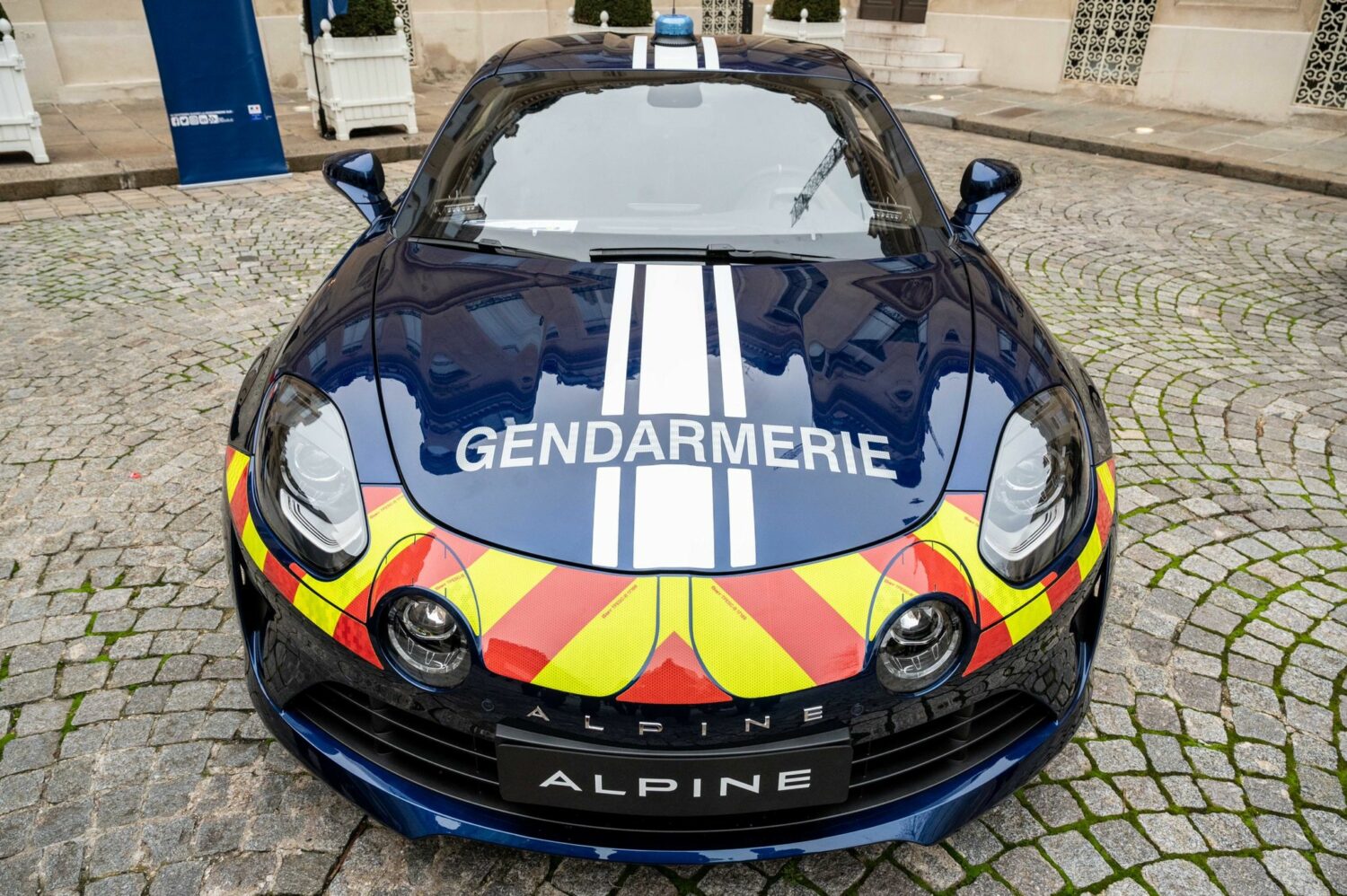Dvoilement des nouvelles Alpine A110 gendarmerie nationale (7).jpg