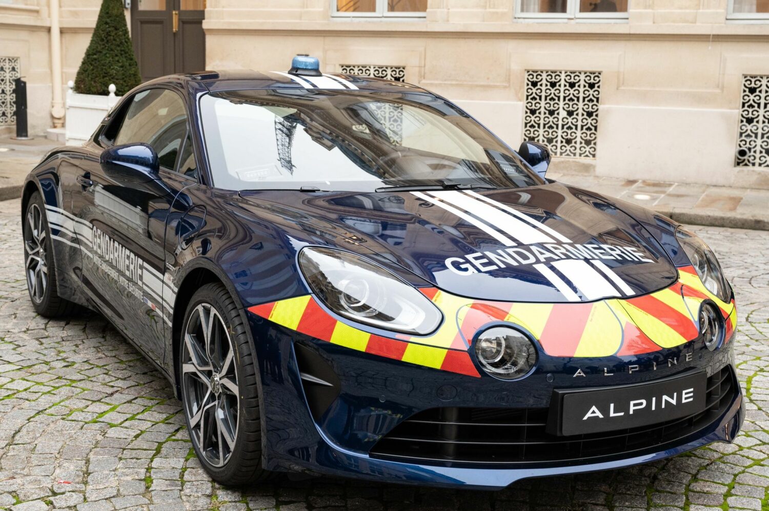Dvoilement des nouvelles Alpine A110 gendarmerie nationale (8).jpg