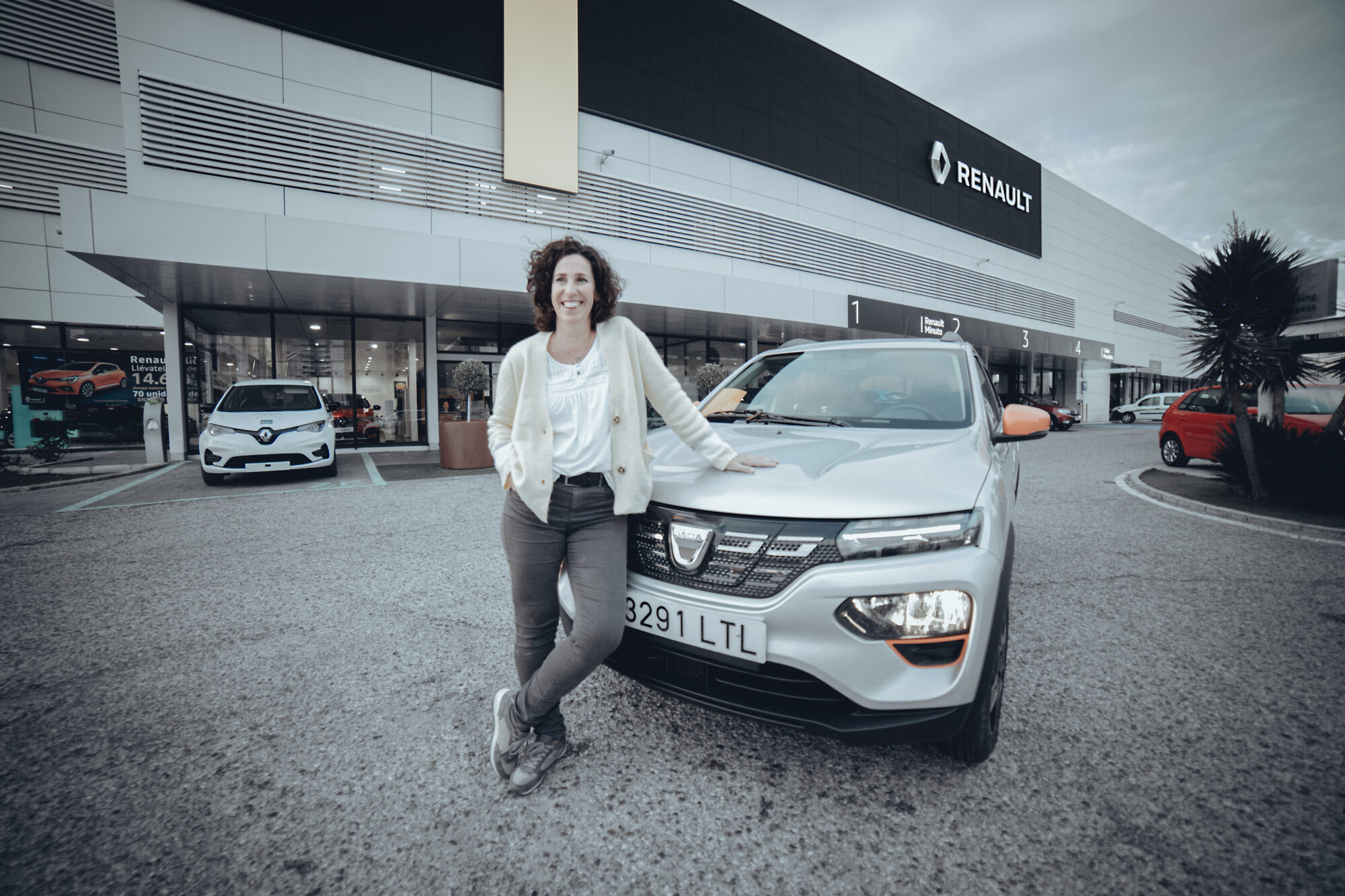 2021 - Story Dacia - Changing the way we drive and get about – 8 out of 10 people in Europe want electric mobility