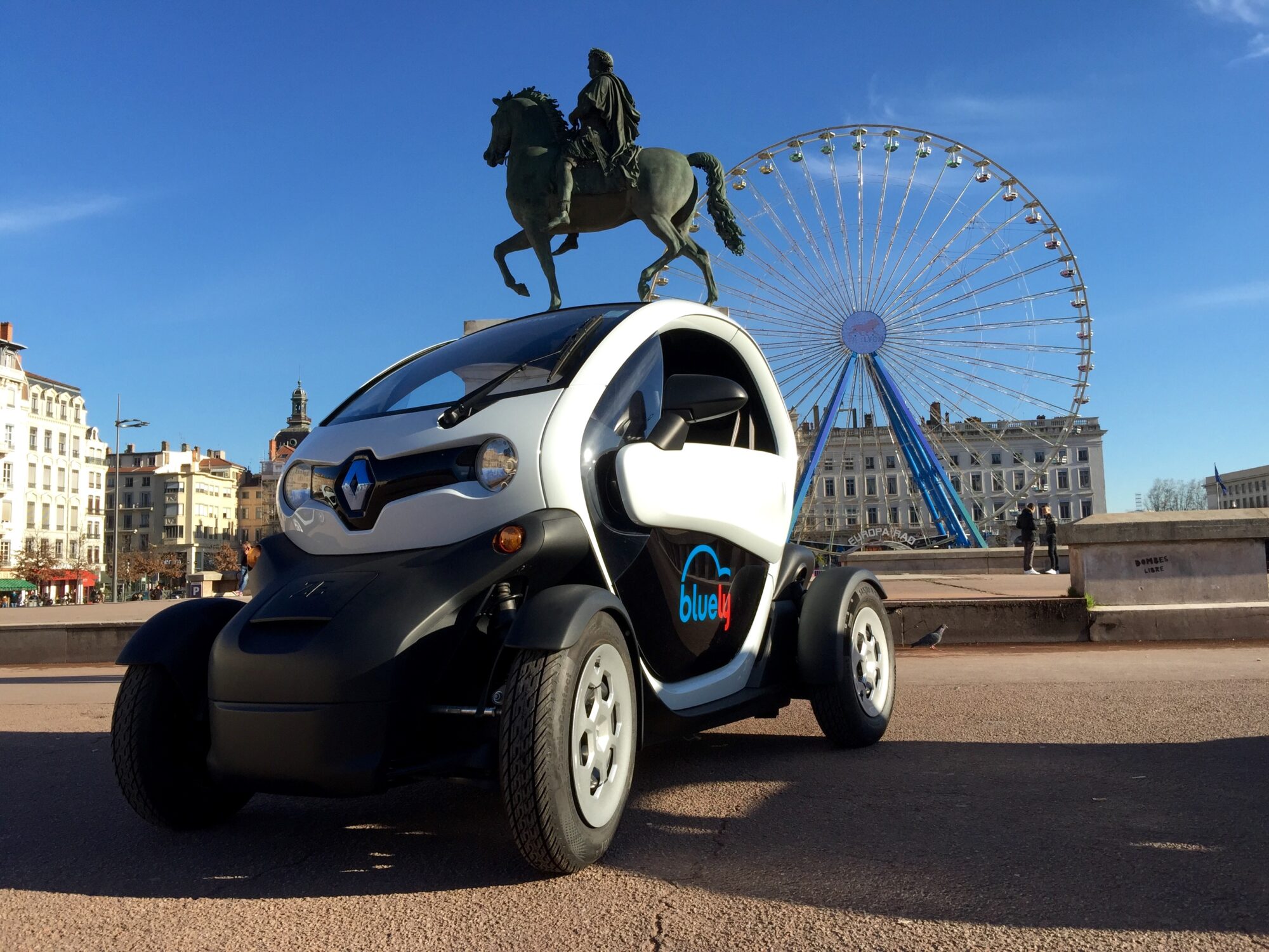 Primary Photo For: {67775, TWIZY DISPONIBILE IN CAR-SHARING BLUELY A LIONE}..jpeg