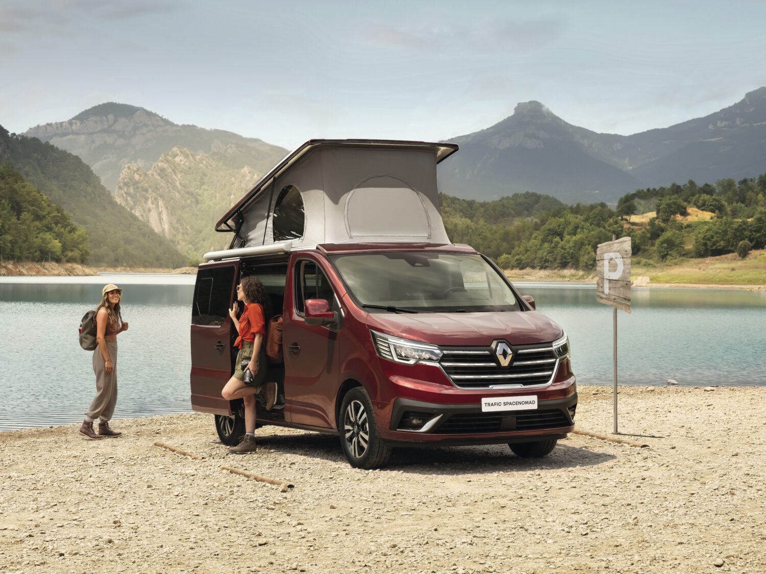 All-new Renault Trafic SpaceNomad (2)