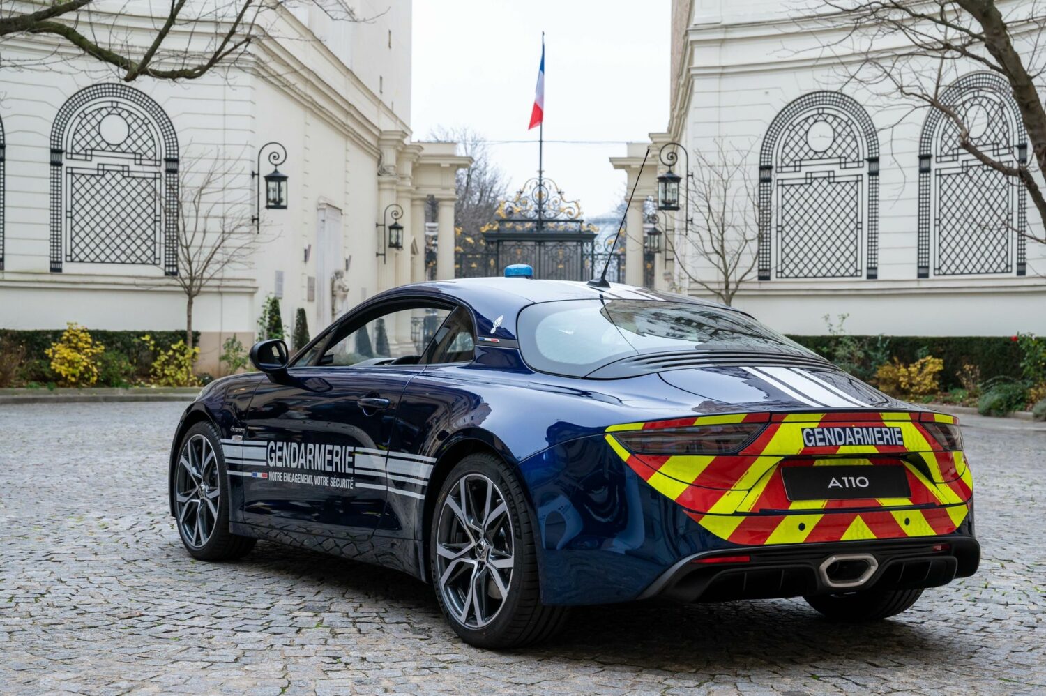 Dvoilement des nouvelles Alpine A110 gendarmerie nationale (12).jpg