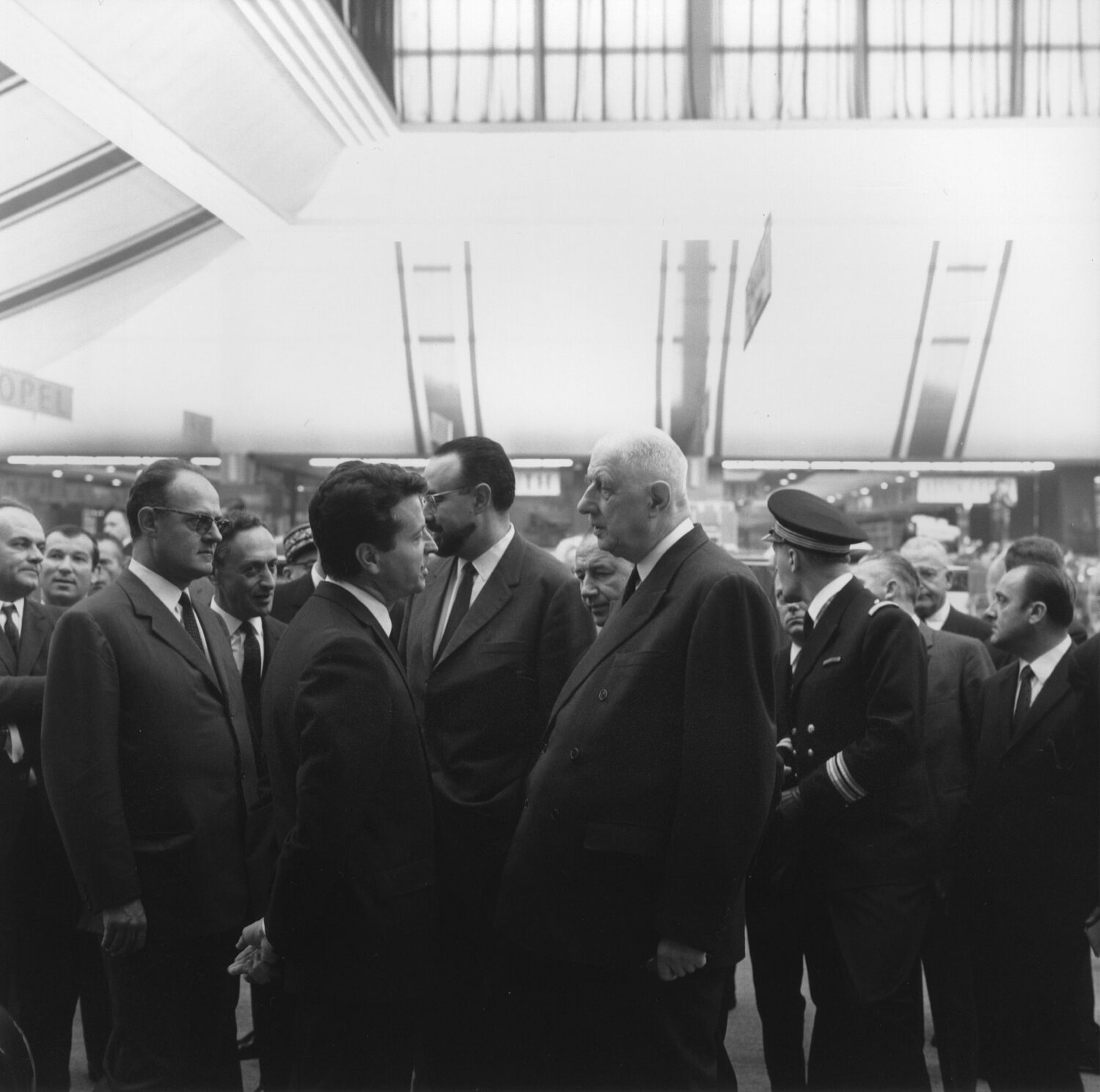 Salon de lAutomobile 1966 - Jean REDELE - Charles DE GAULLE.jpg