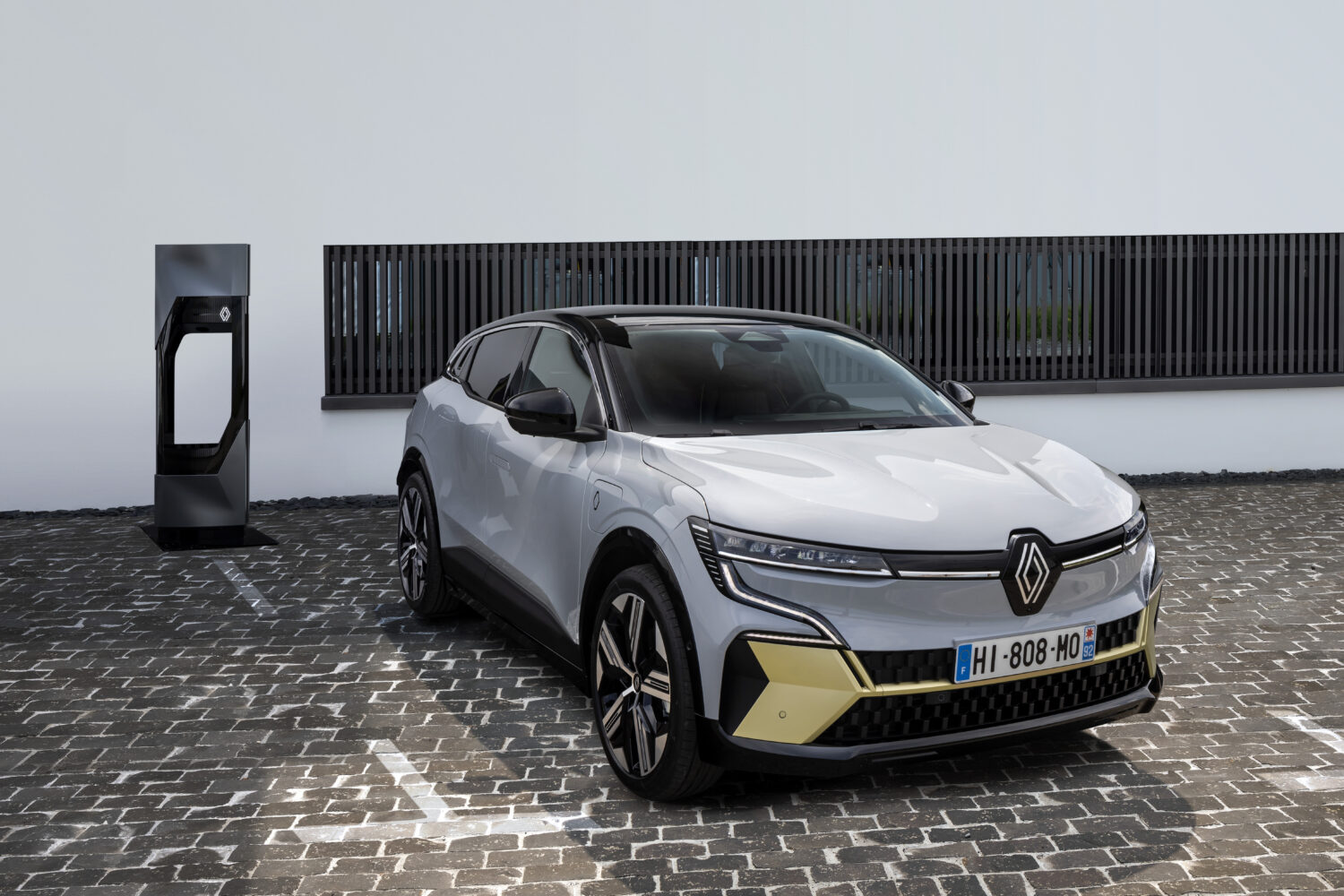 2021 - New Renault Mégane E-TECH Electric - Urban (1).jpg