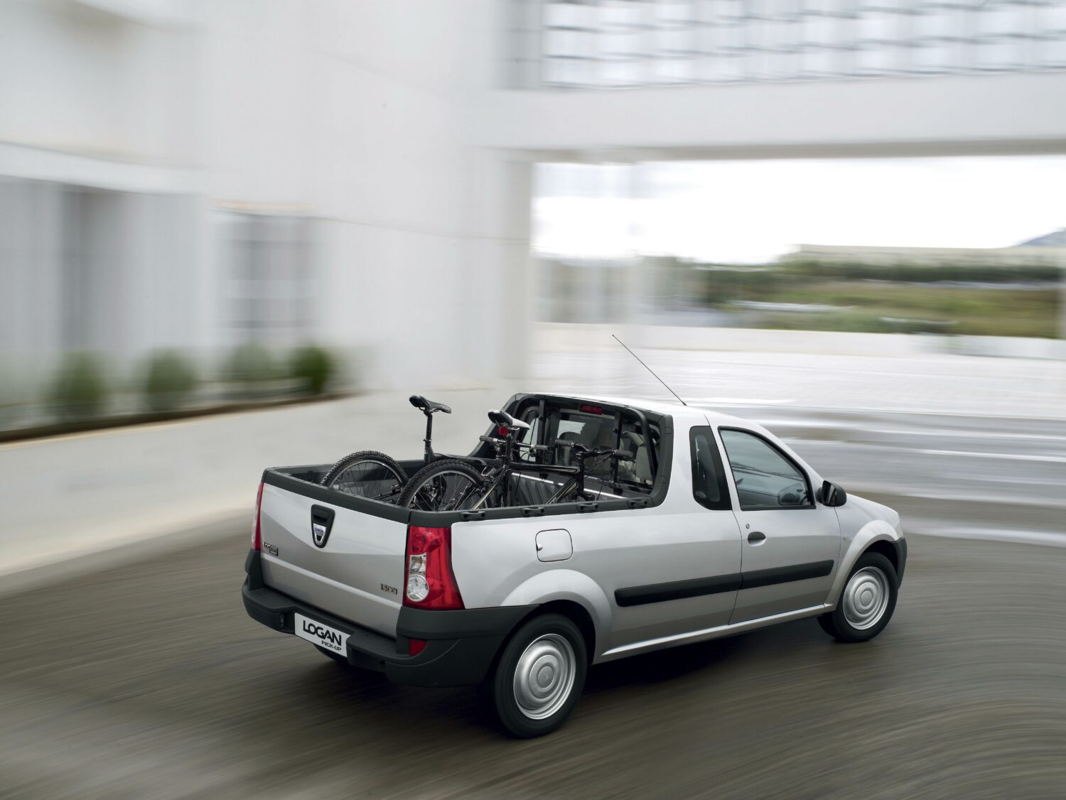 2008 - Dacia LOGAN PICK-UP.jpg