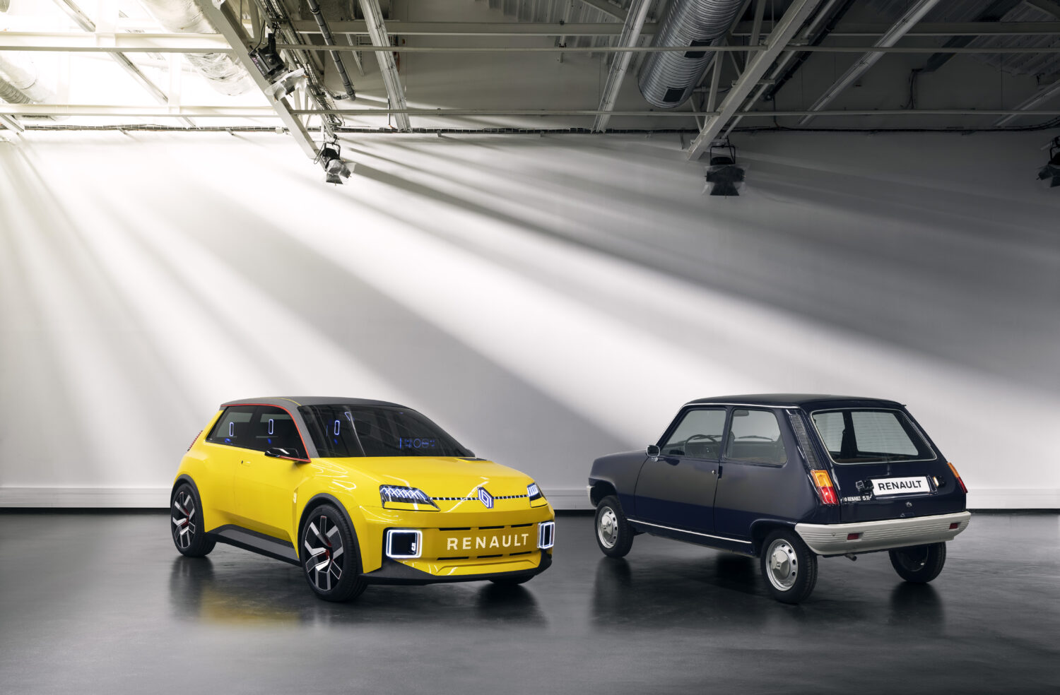 2021 - RENAULT 5 PROTOTYPE AND RENAULT 5 TL