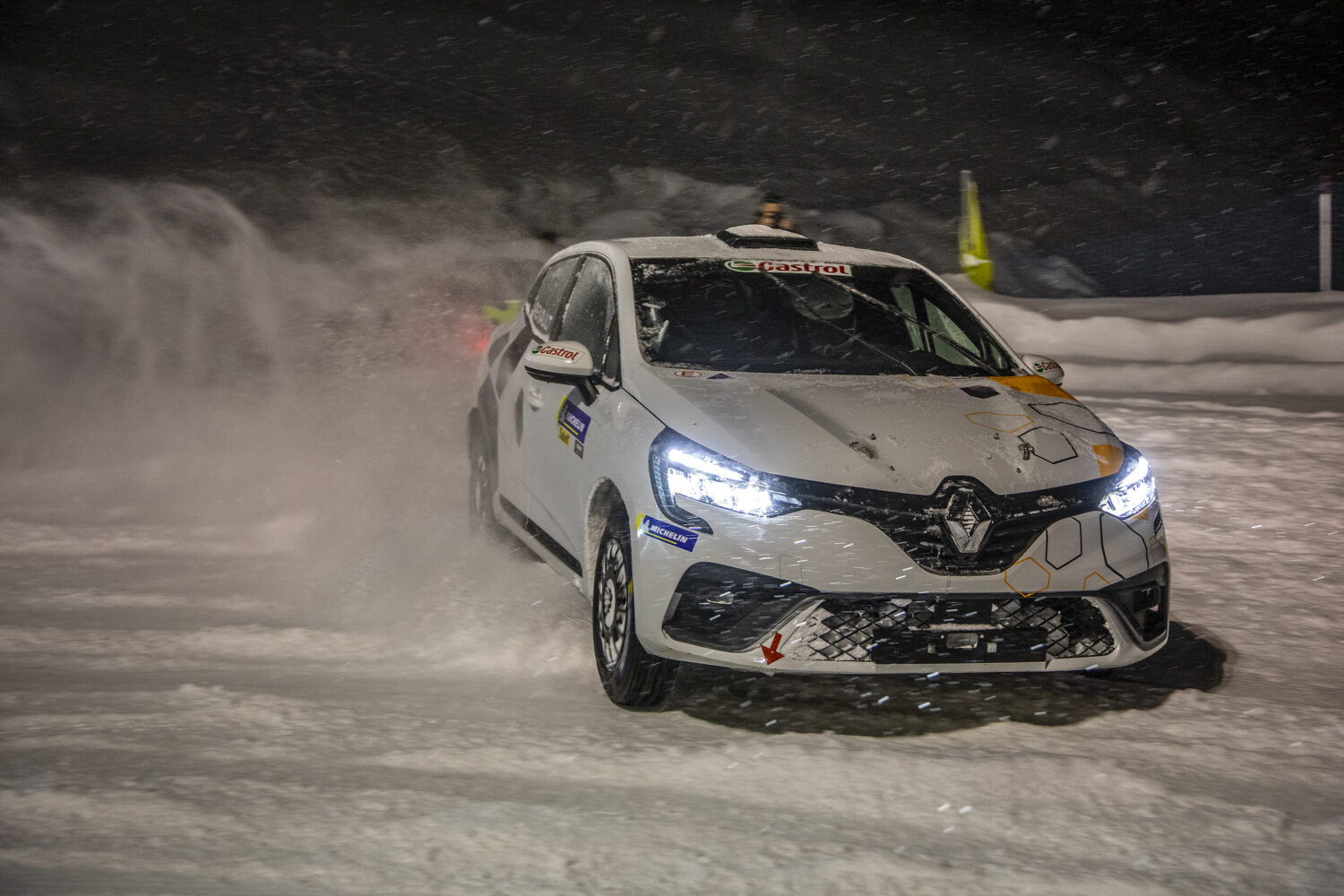 Full speed ahead for the Clio Ice Trophy