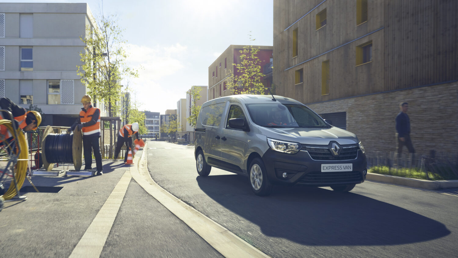 2021 - New Renault Express Van on location..jpeg