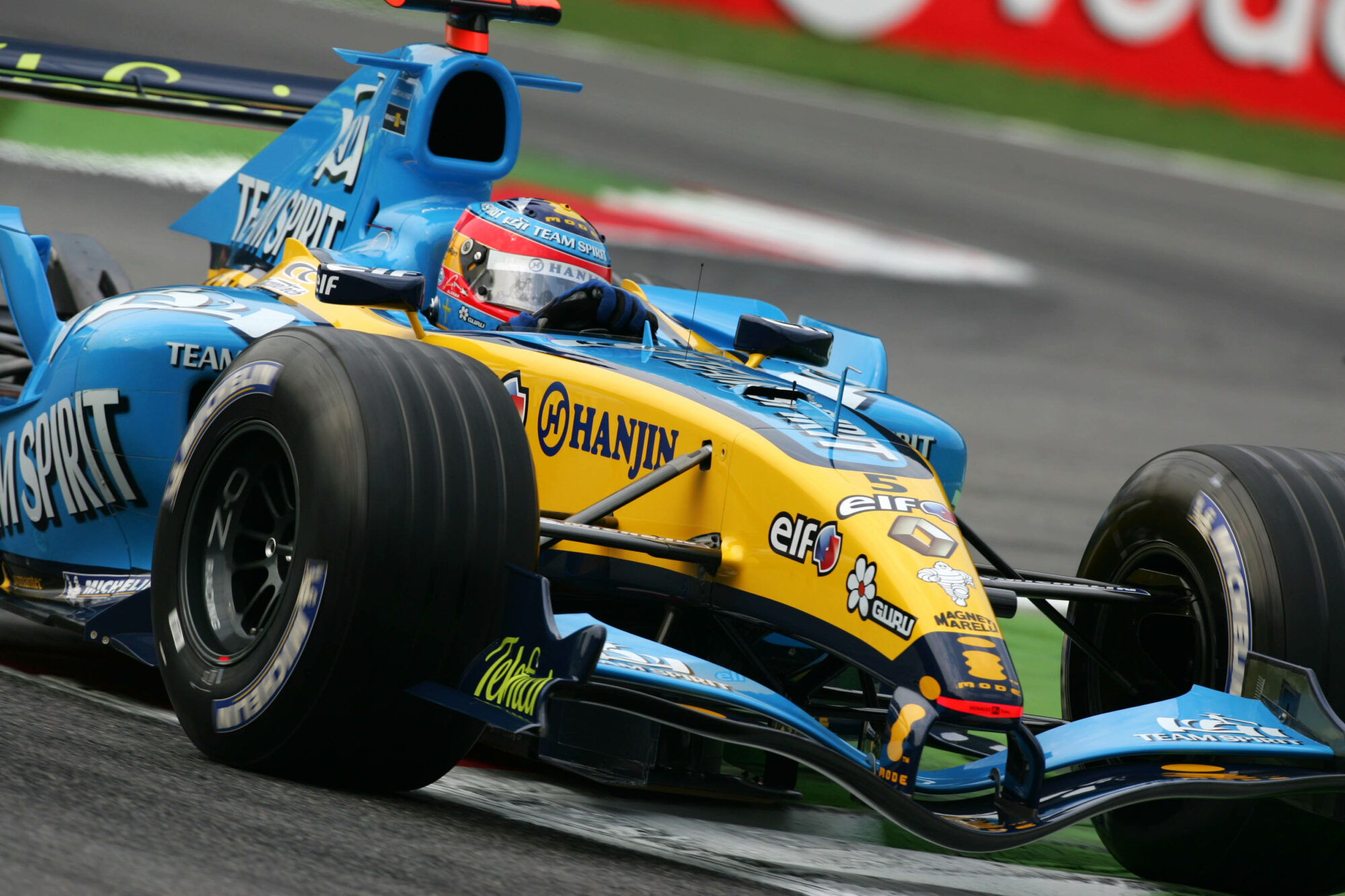 2020 - Fernando Alonso rejoint lcurie Renault DP World F1 Team (1).jpg