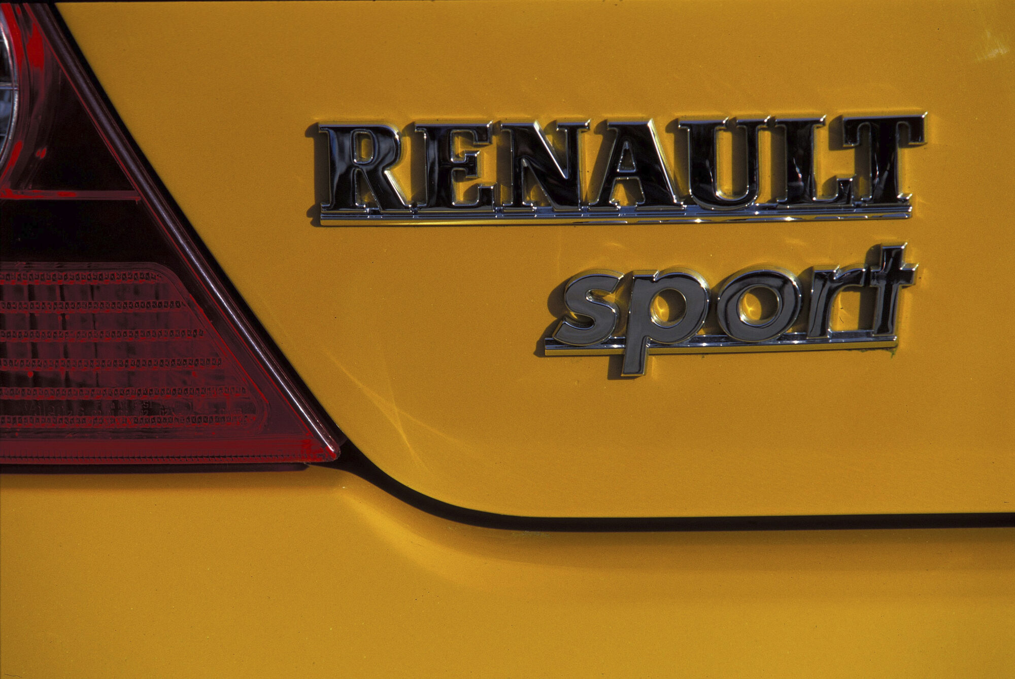 Story - Renault Sport _ le culte de la performance sur route (13)
